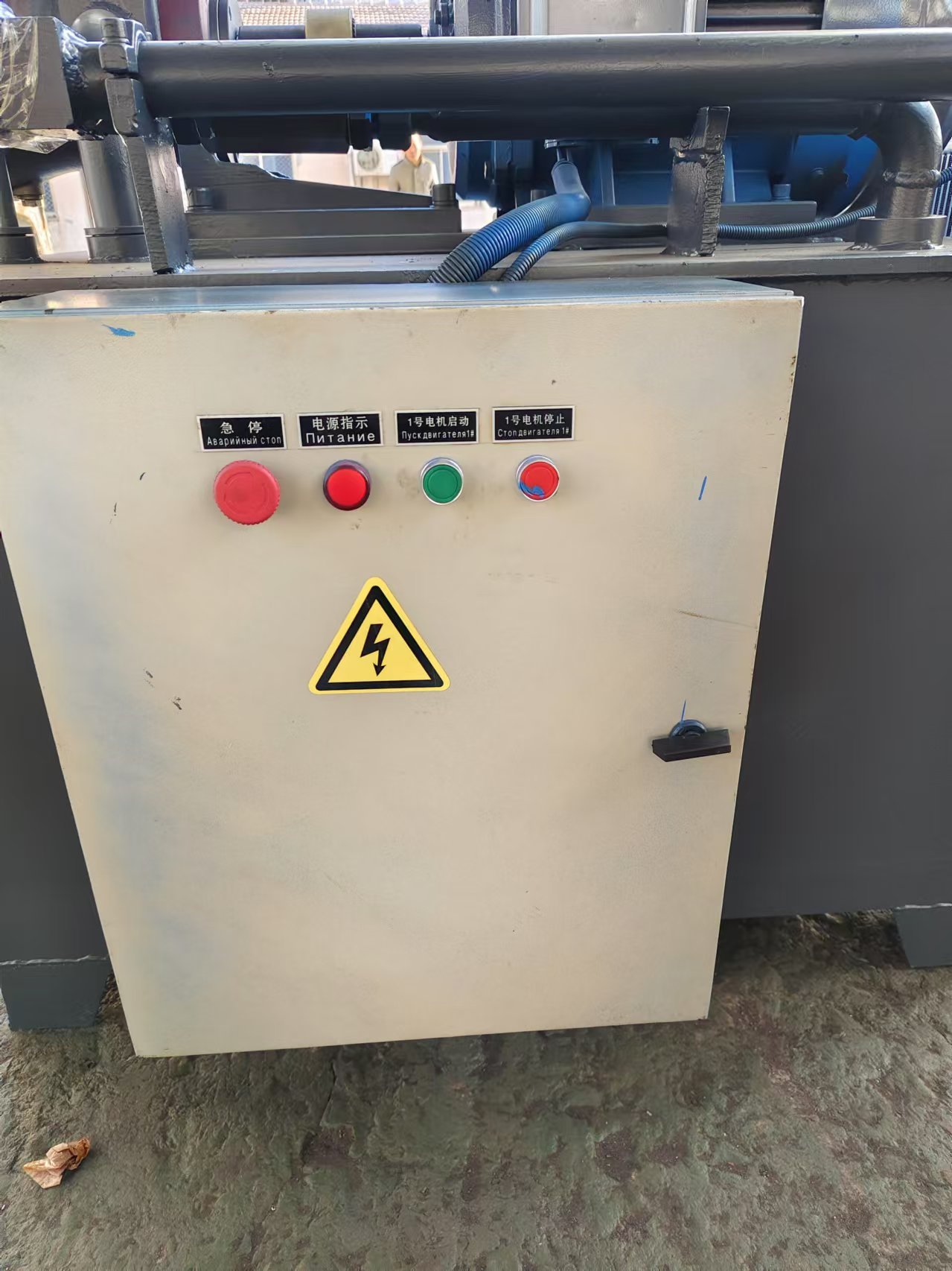 Low Noise Industrial 1350kN Manual Control Metal Baler With Smooth Operation for Small And Medium Scrap Recycling Plants