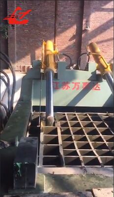 งานหนัก 60kW ไฮดรอลิกสกร็อปเมทัลบัลเลอร์ 2500 KN แรงสําหรับการรีไซเคิล rebar และเหล็ก
